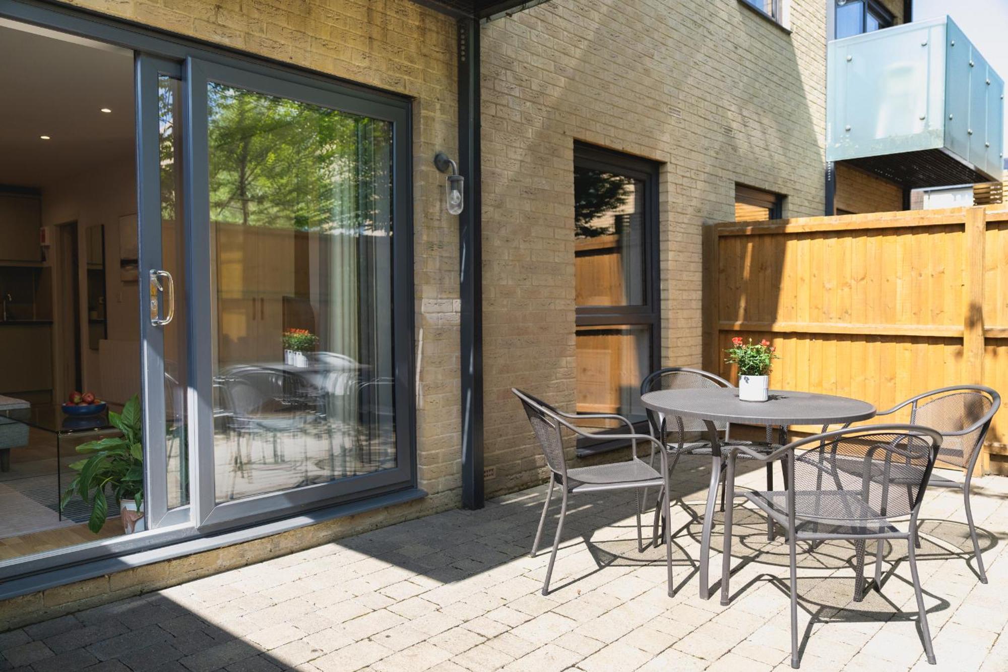 Your Space Apartments - Eden House CBG Exterior photo